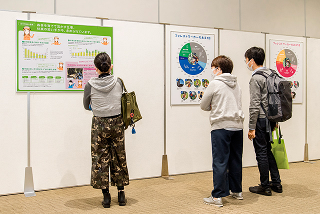 通路内展示パネル③